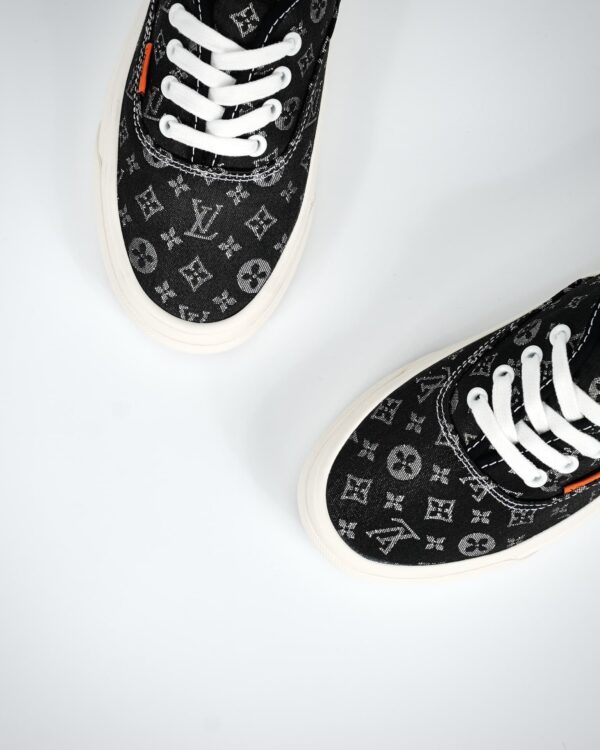 S062 – Fashion Shoes