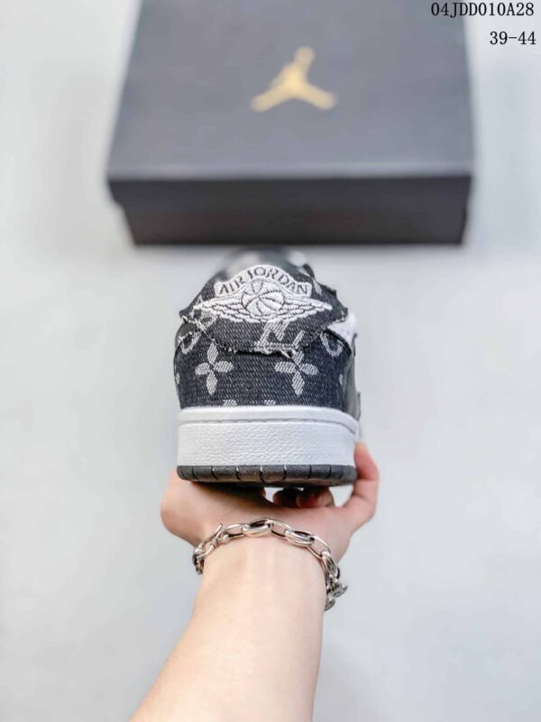 S090 – Fashion Shoes