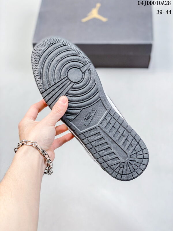 S090 – Fashion Shoes