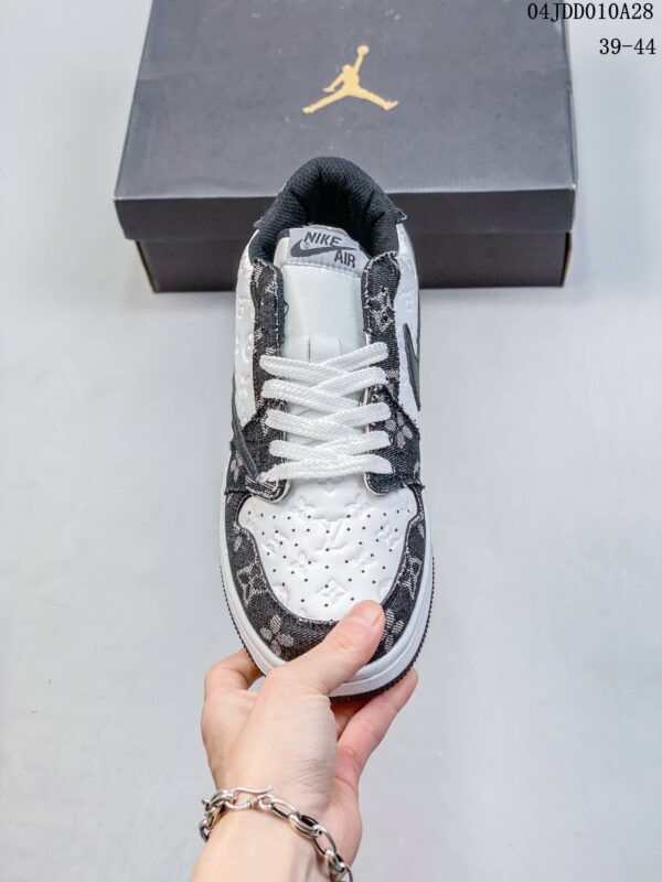 S090 – Fashion Shoes