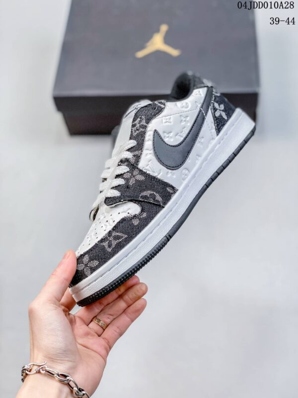 S090 – Fashion Shoes