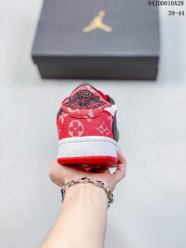 S092 – Fashion Shoes