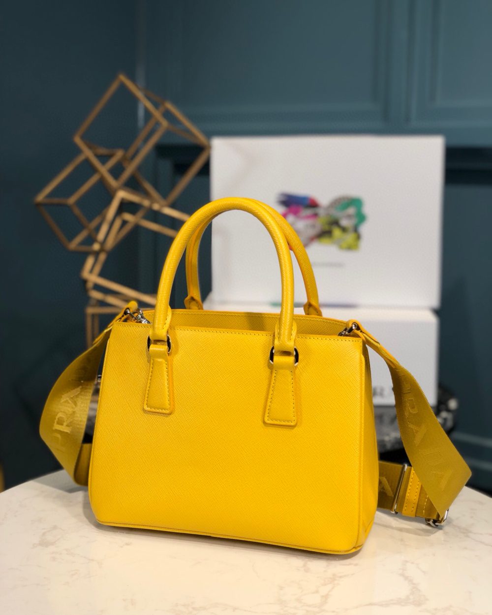 Saffiano Lux Galleria In Yellow For Women 9in/ 23cm
