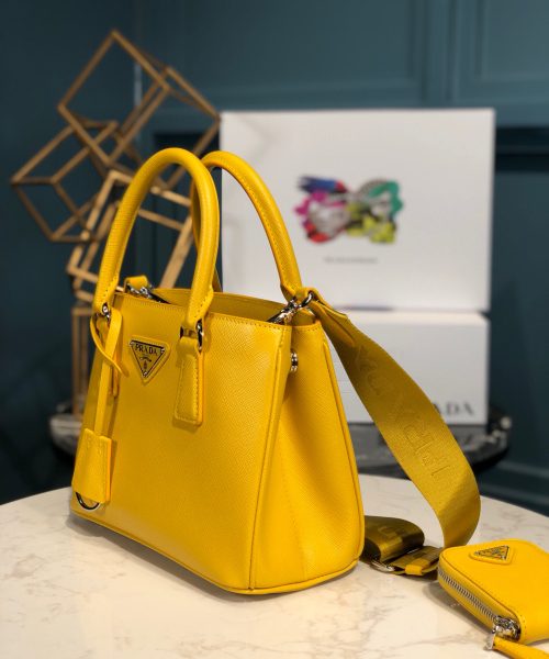 Saffiano Lux Galleria In Yellow For Women 9in/ 23cm