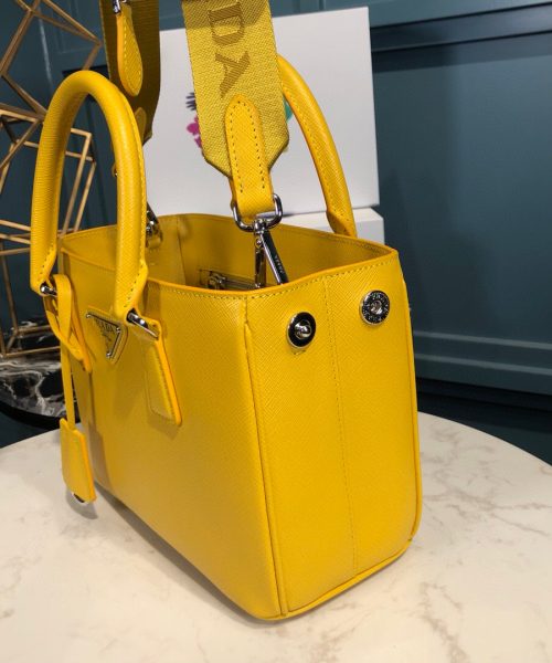 Saffiano Lux Galleria In Yellow For Women 9in/ 23cm