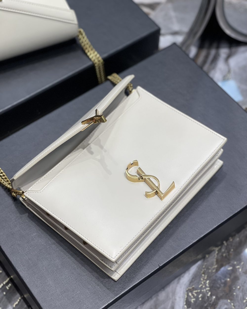 [REP 1:1] Saint Laurent Cassandra Medium Chain Bag White In Grain De Poudre Embossed For Women 8.6in/22cm YSL 532750BOW0W9207