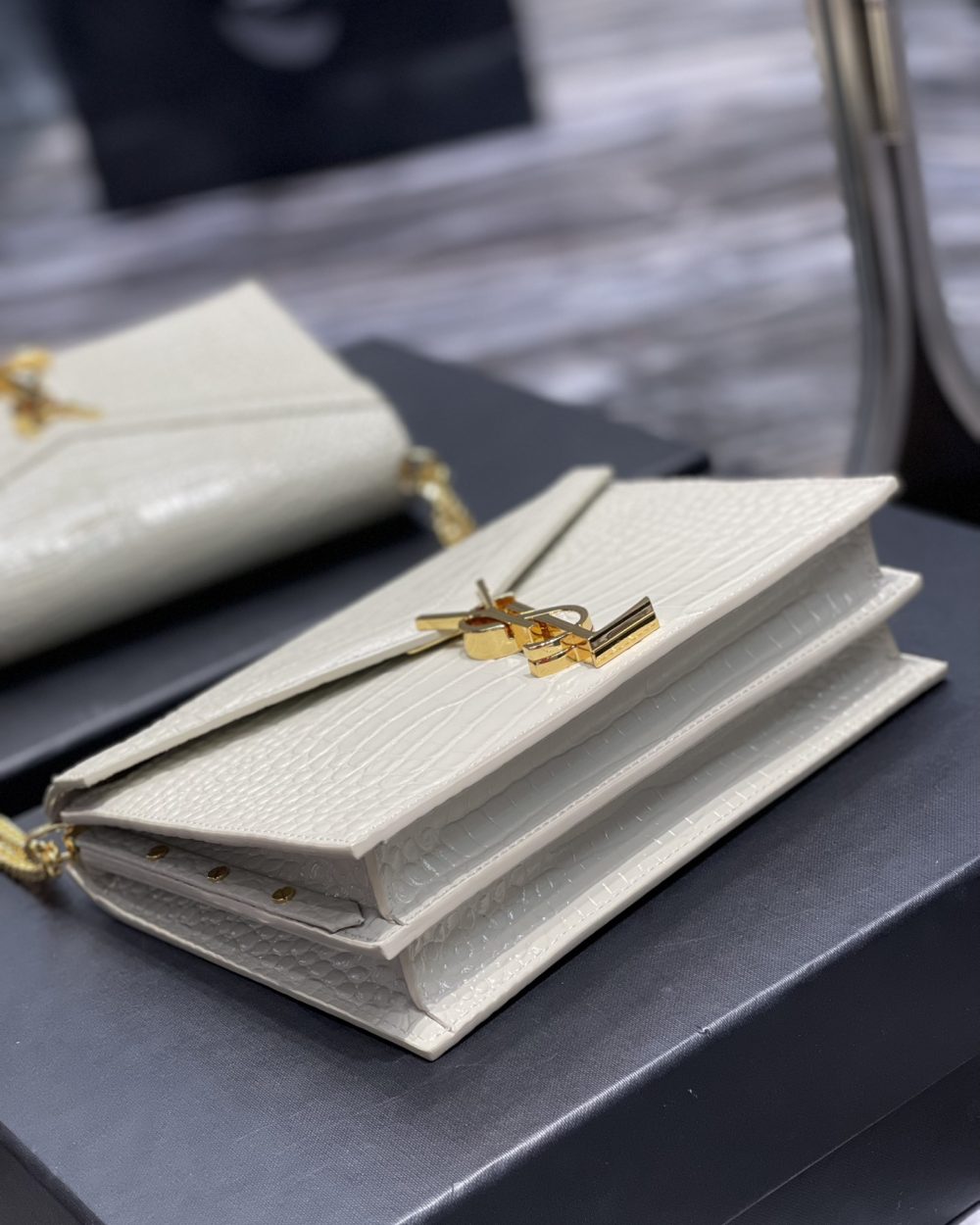 [REP 1:1] Saint Laurent Cassandra Medium Chain Bag White In Grain De Poudre Embossed For Women 8.6in/22cm YSL