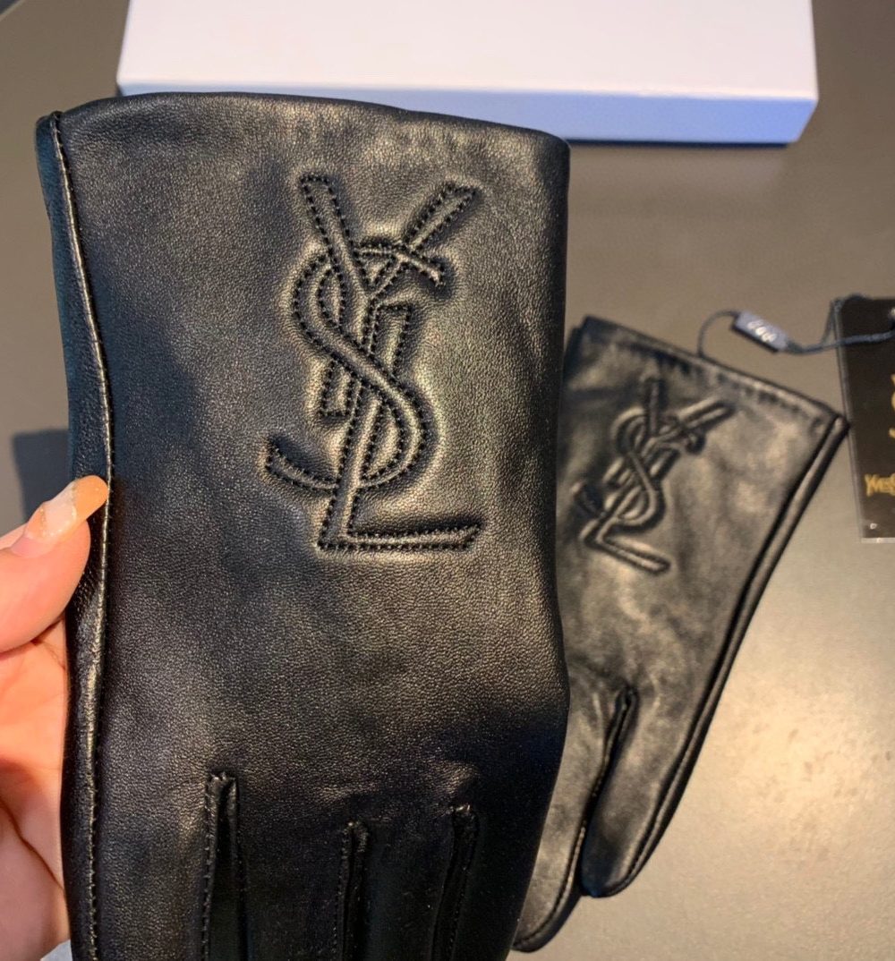 Saint Laurent Gloves In Black