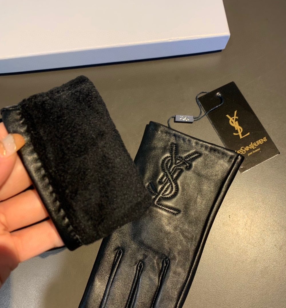 Saint Laurent Gloves In Black