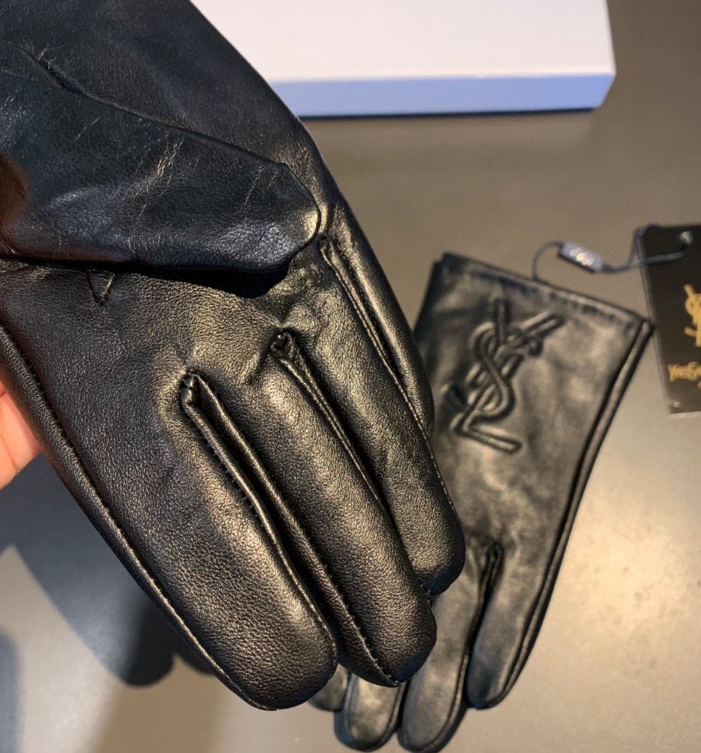 Saint Laurent Gloves In Black