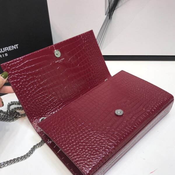 [REP 1:1] Saint Laurent Kate Medium Chain Bag With Tassel In Embossed Crocodile Burgundy For Women 9.4in/24cm YSL