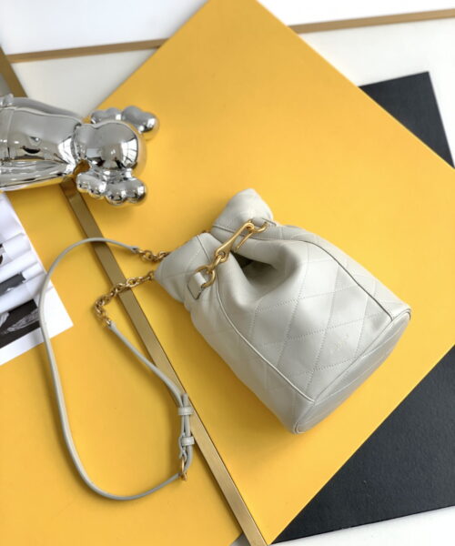 [REP 1:1] Saint Laurent Le Maillon Hook Bucket Bag White For Women, Women's Bags 10.6in/27cm YSL  686310AAAJK9207