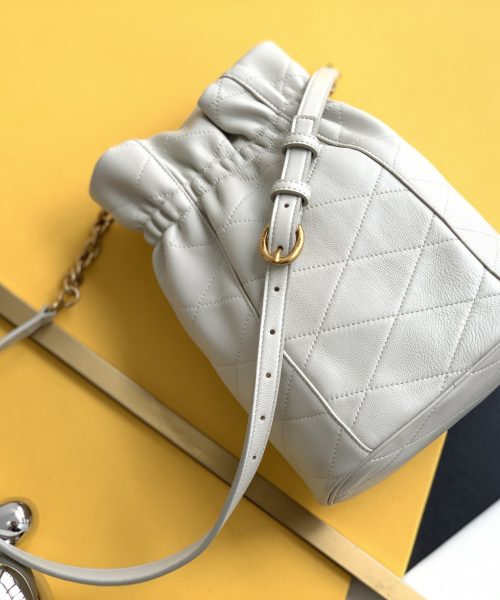 [REP 1:1] Saint Laurent Le Maillon Hook Bucket Bag White For Women, Women's Bags 10.6in/27cm YSL  686310AAAJK9207