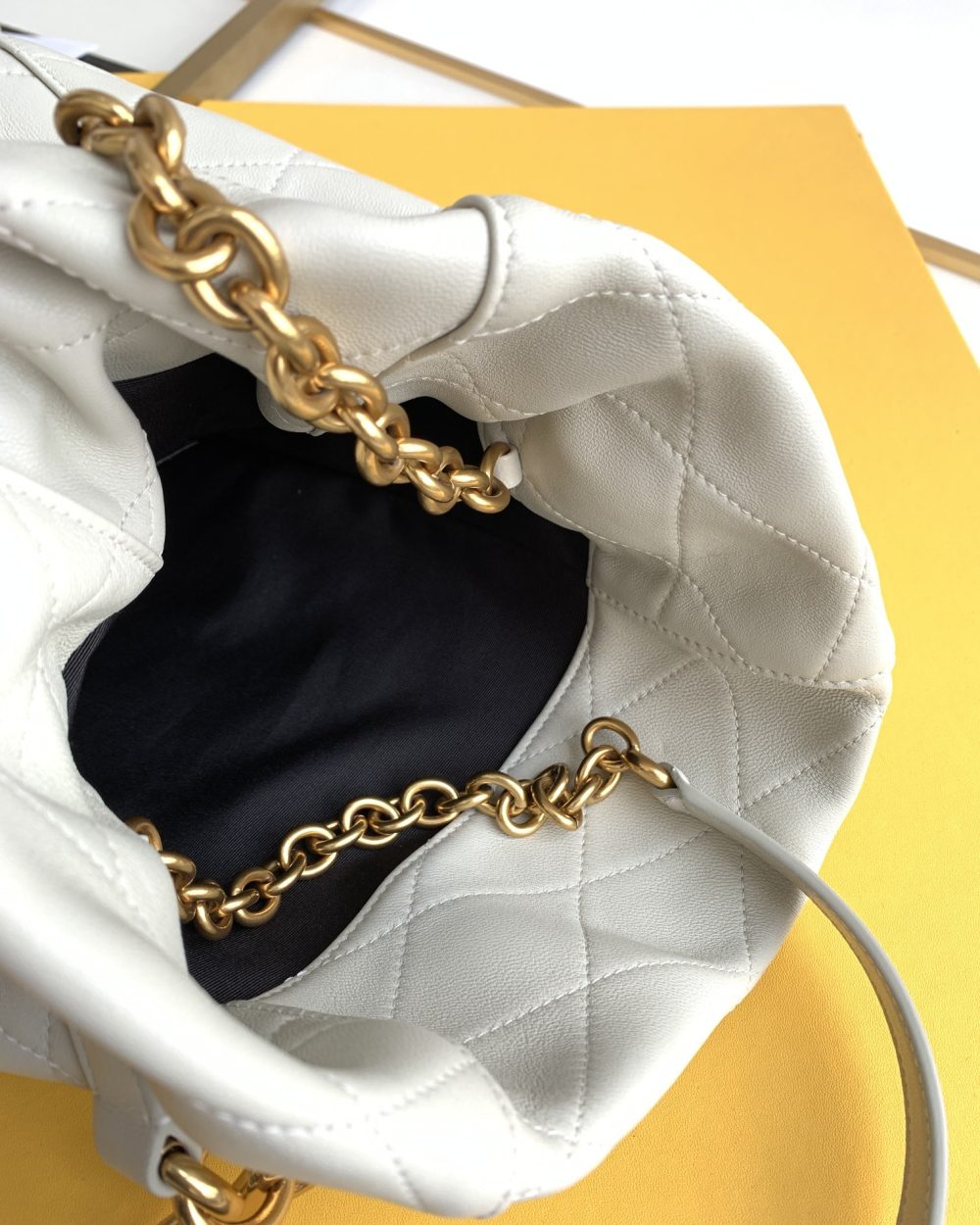 [REP 1:1] Saint Laurent Le Maillon Hook Bucket Bag White For Women, Women's Bags 10.6in/27cm YSL  686310AAAJK9207