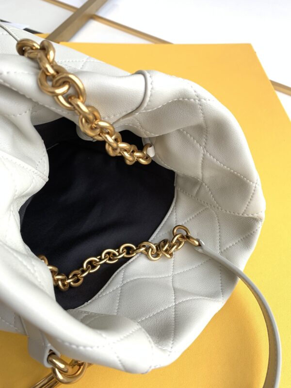 [REP 1:1] Saint Laurent Le Maillon Hook Bucket Bag White For Women, Women's Bags 10.6in/27cm YSL  686310AAAJK9207