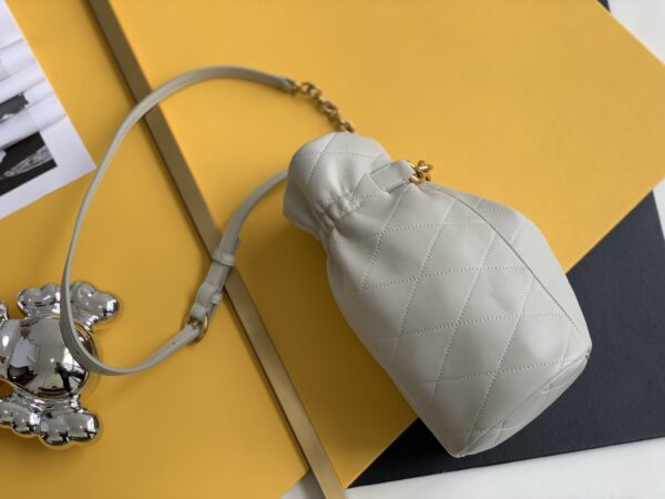 [REP 1:1] Saint Laurent Le Maillon Hook Bucket Bag White For Women, Women's Bags 10.6in/27cm YSL  686310AAAJK9207