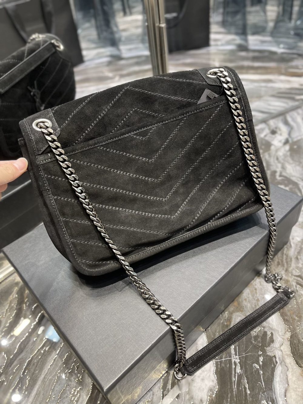 [REP 1:1] Saint Laurent Niki Medium Chain Bag Black In Crinkled With Metal Hardware For Women 11in/28cm YSL - Image 5