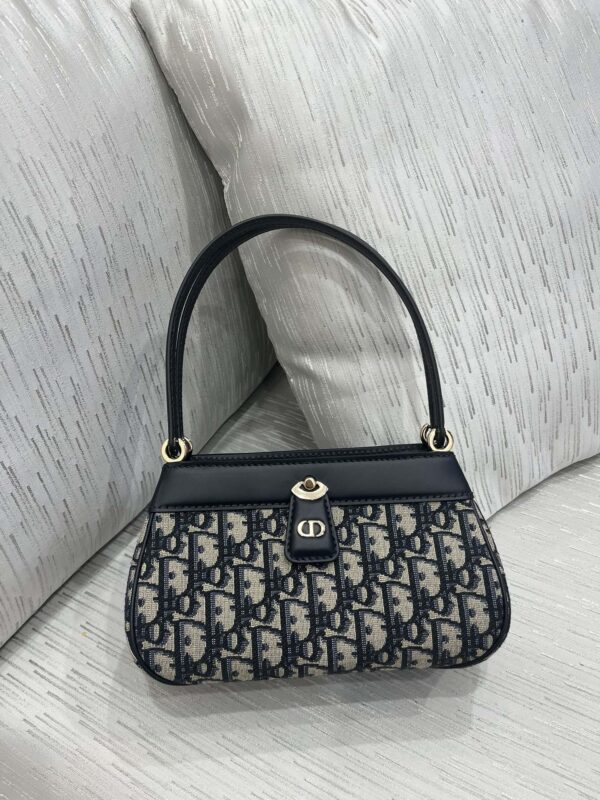 1:1 Replica Small Dior Key Bag Black For Women 8.5in/22cm M1844OTZQ_M928