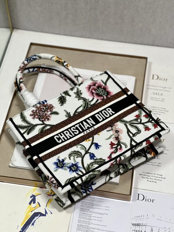 1:1 Replica Small Dior Tote Bag White/Black For Women 10.5 in/ 26.5cm