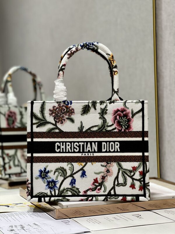 1:1 Replica Small Dior Tote Bag White/Black For Women 10.5 in/ 26.5cm
