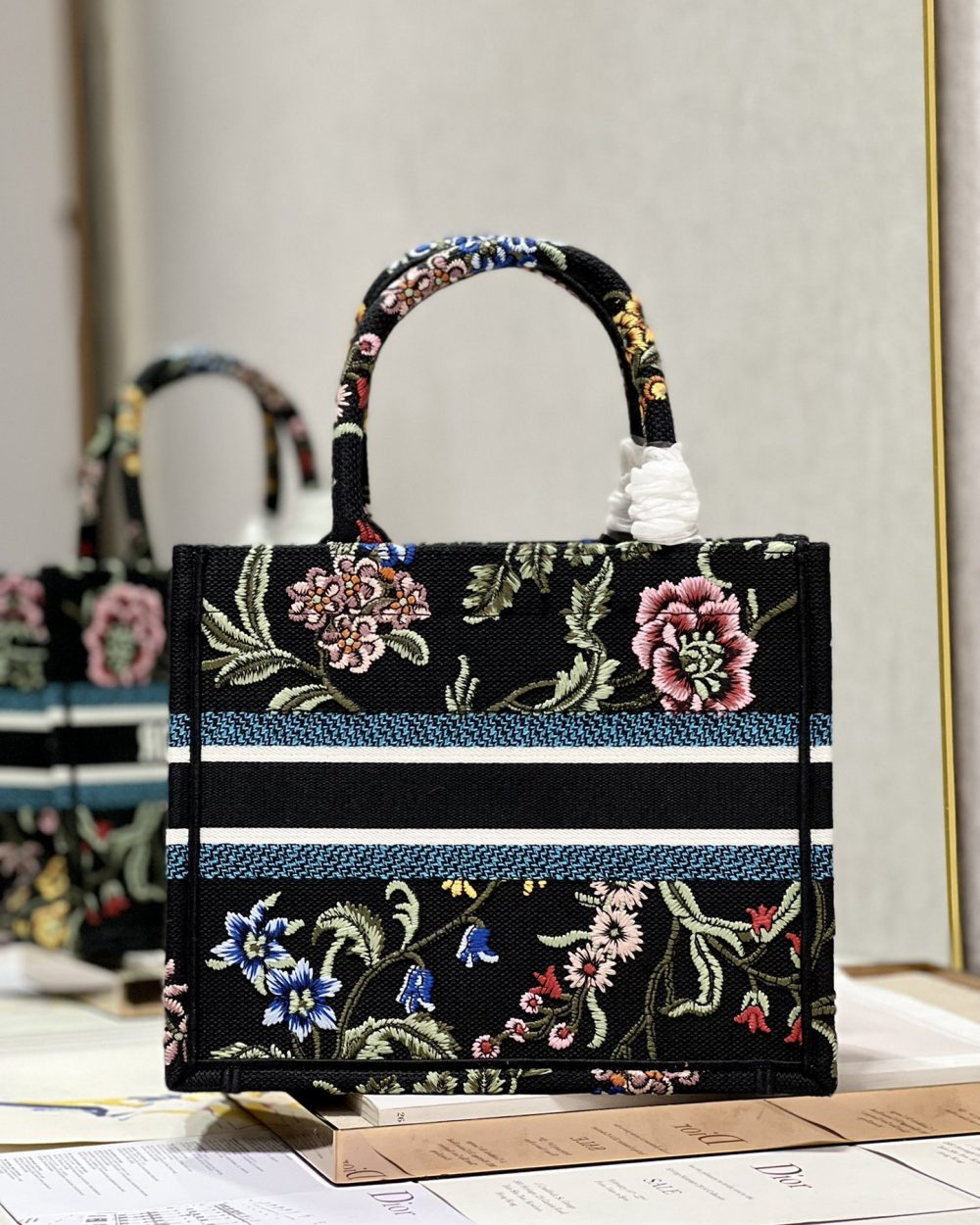 1:1 Replica Small Dior Tote Bag White/Black For Women 10.5 in/ 26.5cm