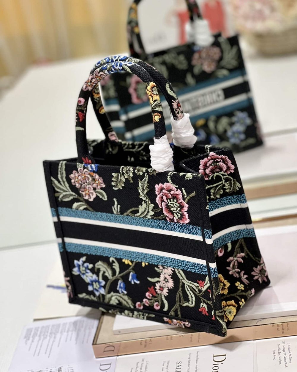 1:1 Replica Small Dior Tote Bag White/Black For Women 10.5 in/ 26.5cm