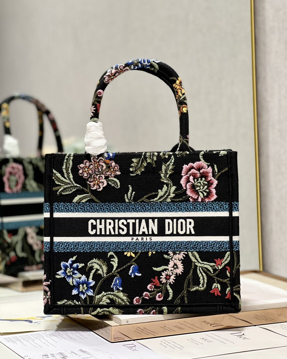 1:1 Replica Small Dior Tote Bag White/Black For Women 10.5 in/ 26.5cm