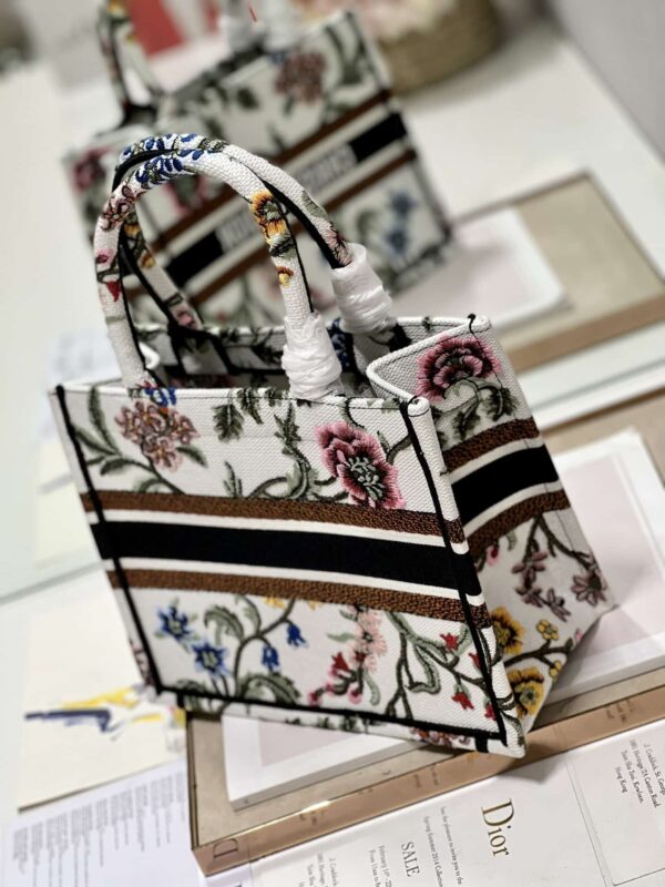 1:1 Replica Small Dior Tote Bag White/Black For Women 10.5 in/ 26.5cm