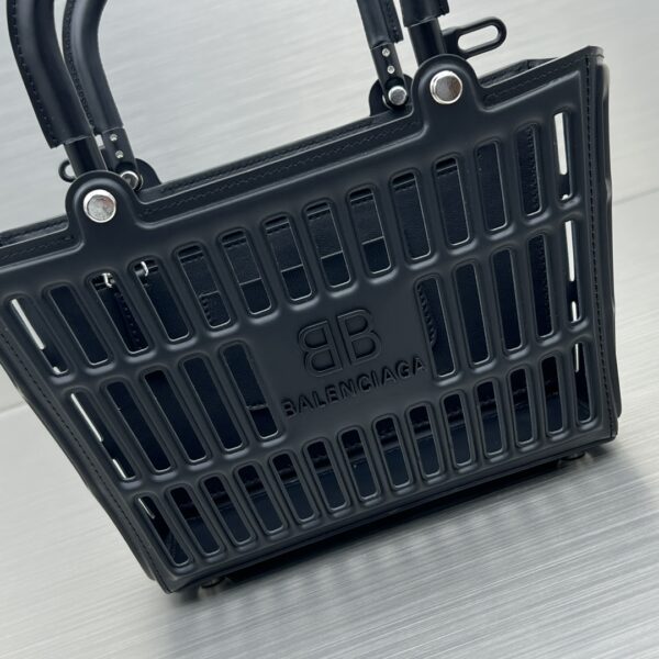 Small Mag Basket Handbag White/Black For Women 11in/28cm