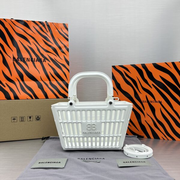 Small Mag Basket Handbag White/Black For Women 11in/28cm