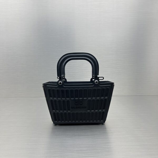Small Mag Basket Handbag White/Black For Women 11in/28cm