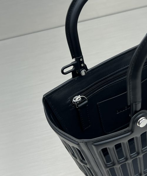 Small Mag Basket Handbag White/Black For Women 11in/28cm