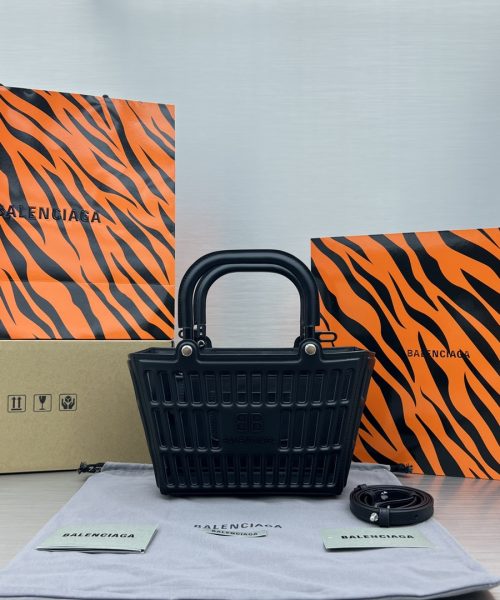 Small Mag Basket Handbag White/Black For Women 11in/28cm