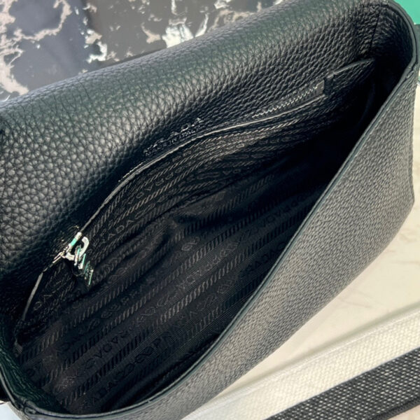 Small Shoulder Bag In Black For Women 9in/ 23cm 1BD314_2DKV_F0002_V_3OO