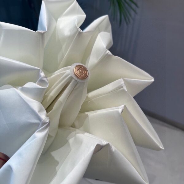 Smooth Folding Umbrella White