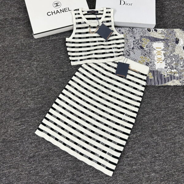 Stripes Knit Crop Top And Skirt White For Women
