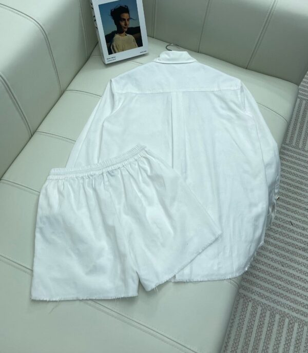 Symmetry Two Letters G Pattern Shirt And Shorts White For Women