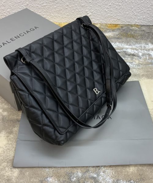 Touch B. Shoulder Bag Quilted Large In Black For Women 14n/36cm