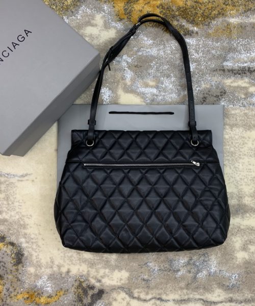 Touch B. Shoulder Bag Quilted Large In Black For Women 14n/36cm