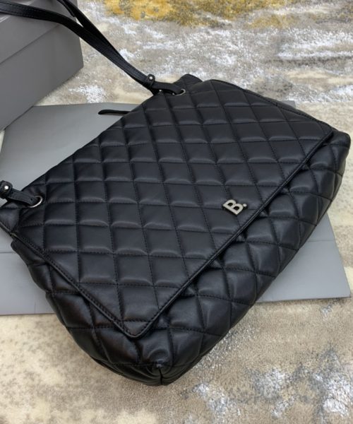 Touch B. Shoulder Bag Quilted Large In Black For Women 14n/36cm