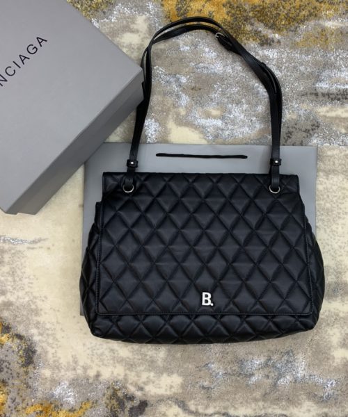 Touch B. Shoulder Bag Quilted Large In Black For Women 14n/36cm