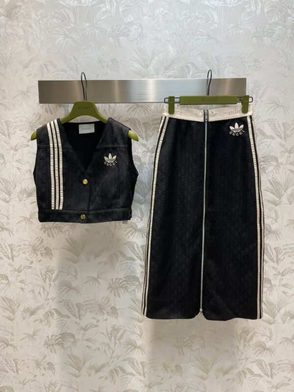 Trefoil Print And 3-Stripe Top And Skirt Black For Women