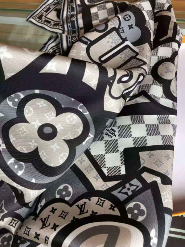 Ultimate 3D Square 90 White And Grey For Women