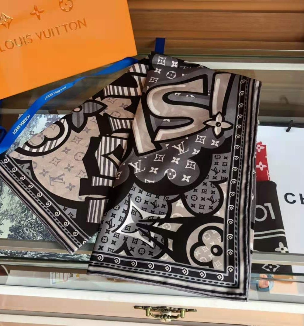 Ultimate 3D Square 90 White And Grey For Women