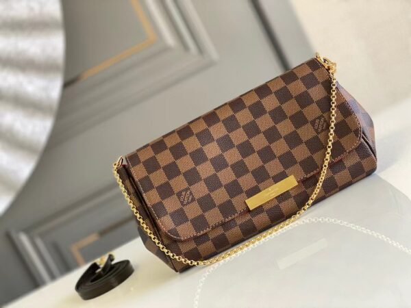 LC348 - Louis Vuitton Women's Fashion Bag