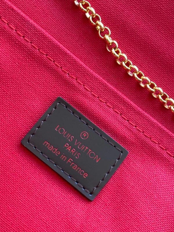 LC348 - Louis Vuitton Women's Fashion Bag