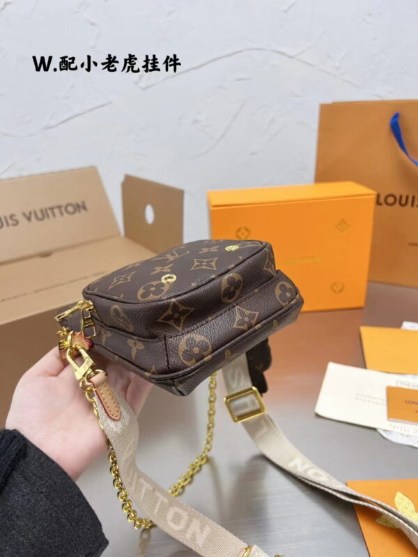 LC351 - Louis Vuitton Women's Fashion Bag