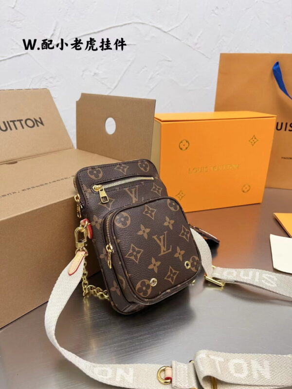 LC351 - Louis Vuitton Women's Fashion Bag