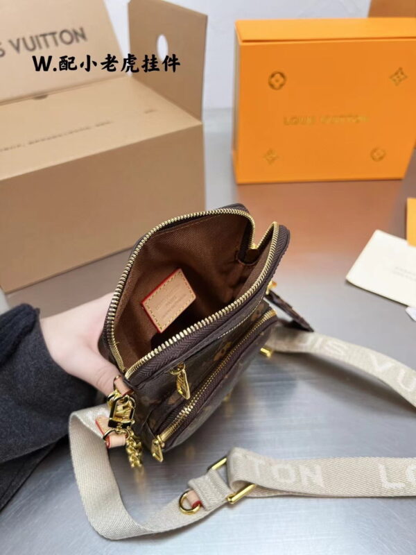 LC351 - Louis Vuitton Women's Fashion Bag