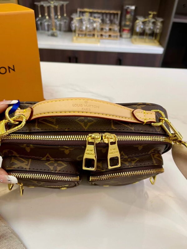 LC350 - Louis Vuitton Women's Fashion Bag